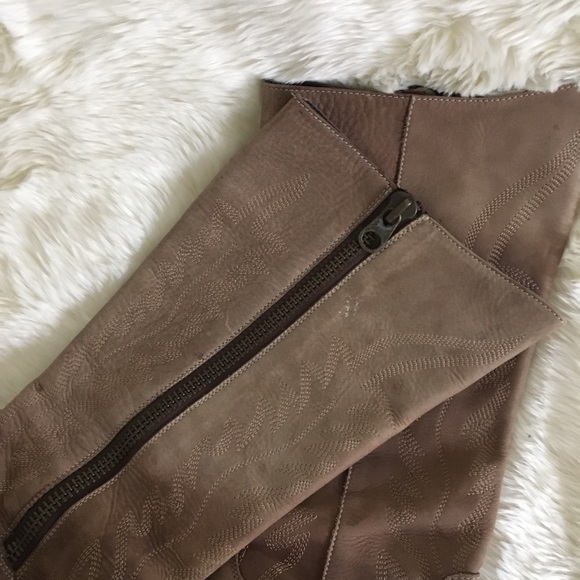 Steve Madden Graced Leather Boots - Picture 3 of 8